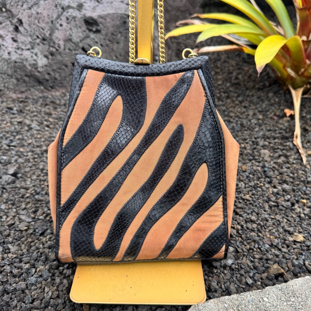 Vintage Sharif USA Tiger Stripe Suede Snakeskin Crossbody Gold Chain